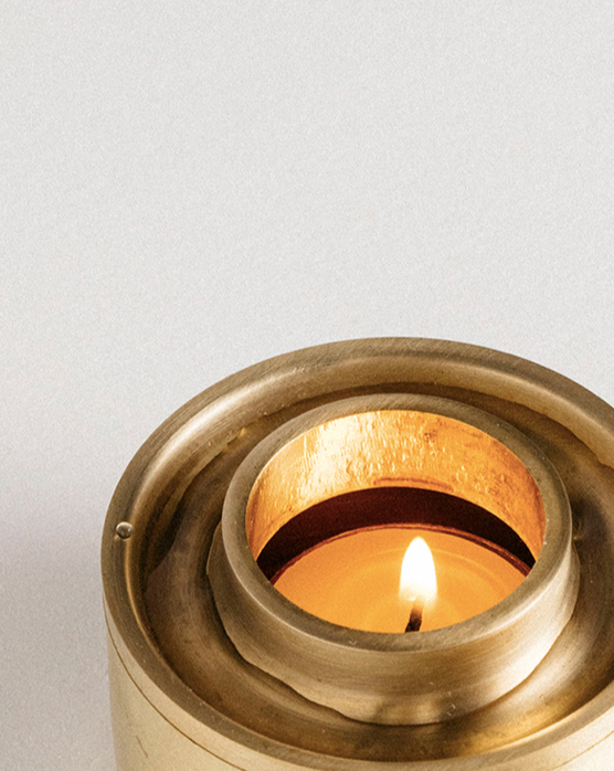 Designed with a minimal aesthetic, the Asteroid Oil Burner is a brass tea light holder which acts as a subtle diffuser of essential oil. This designer oil burner is made from 100% brass and includes essential oil and an Australian beeswax candle.